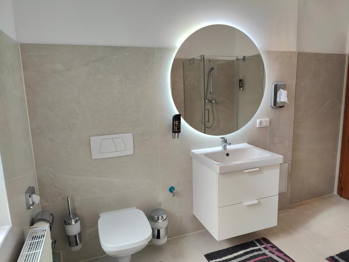 ורניגרוד Ferienwohnung Rustica מראה חיצוני תמונה